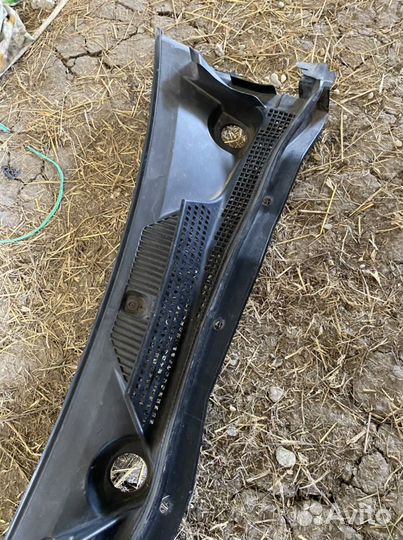 Жабо Nissan Almera