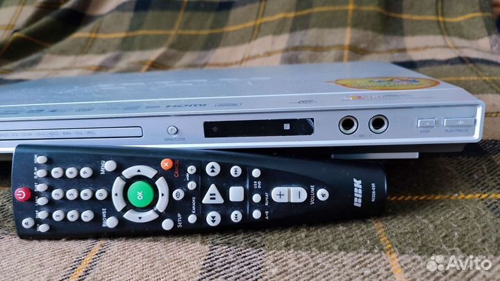 CD/DVD/караоке плеер BBK DV917HD