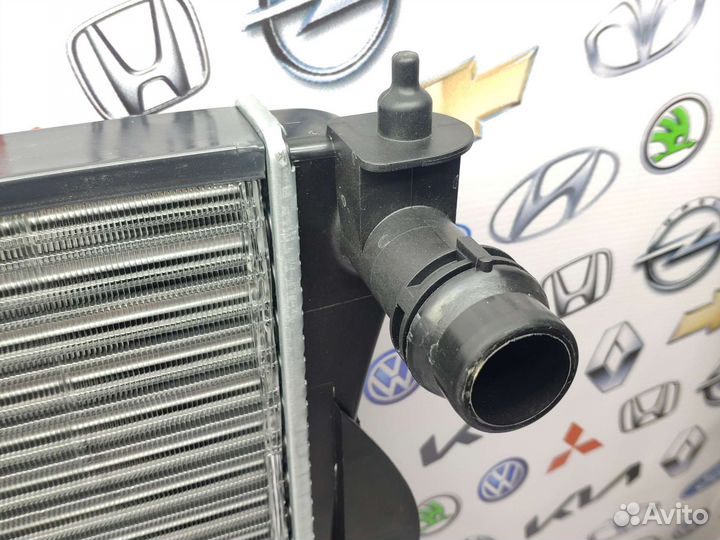 Радиатор охлаждения Audi A4 3/Passat 6 1.6-2.0 AT