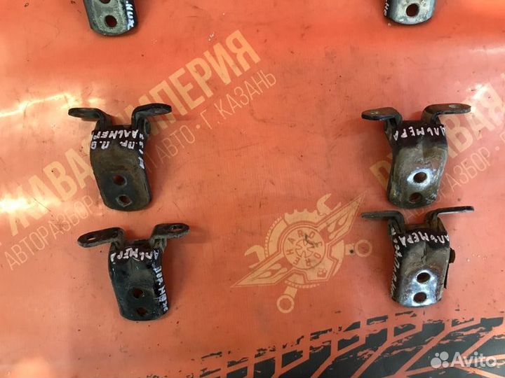 Петля двери Nissan Almera N16 седан QG18DE 2002