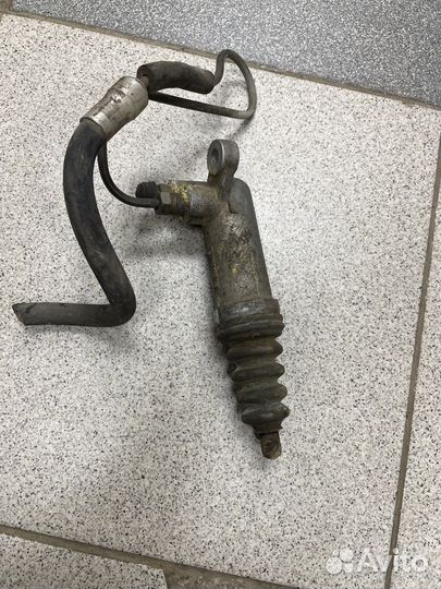 4a0721261 Цилиндр сцепления рабочий Audi