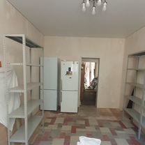 Доля в 1-к. квартире, 42 м², 1/3 эт.