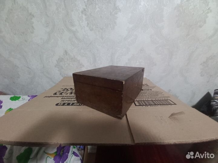 Старинная шкатулка - дерево