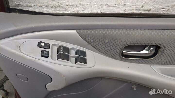 Дверь правая передняя Nissan Almera Tino, 2004