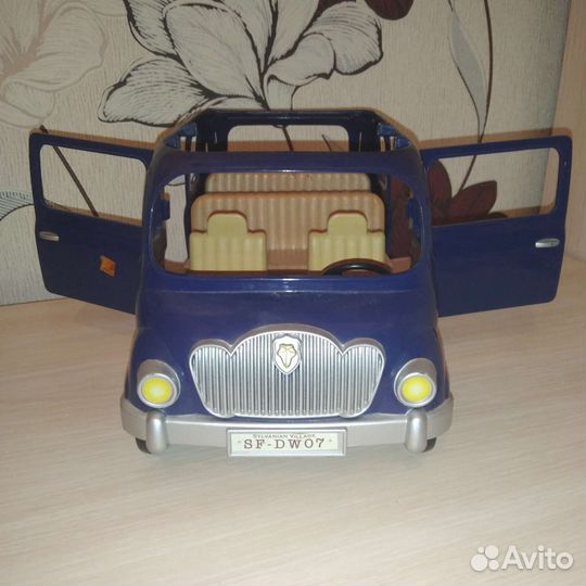 Синяя машина Селиван фемилис