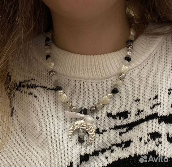 Колье чокер из натуральных камней и бусин