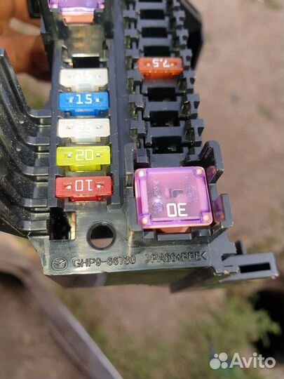 Блок предохранителей салонный Mazda 6