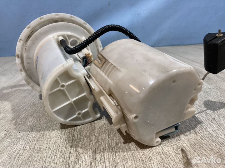 Бензонасос топливный Toyota Corolla E150 / Auris