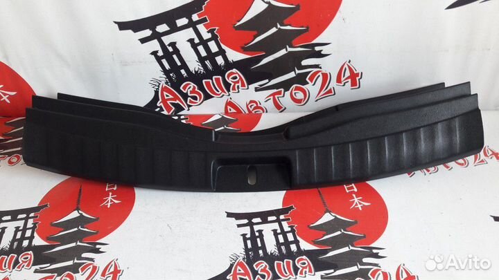 Обшивка багажника Toyota Ractis NSP120 1NR-FE 2012