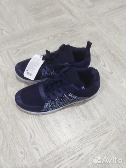 Кроссовки мужские новые р 41