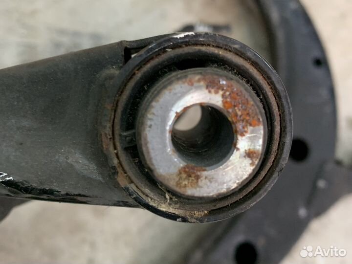 Передние рычаги Subaru Forester SG