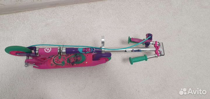 Самокат Axelo для девочки в идеальном состоянии