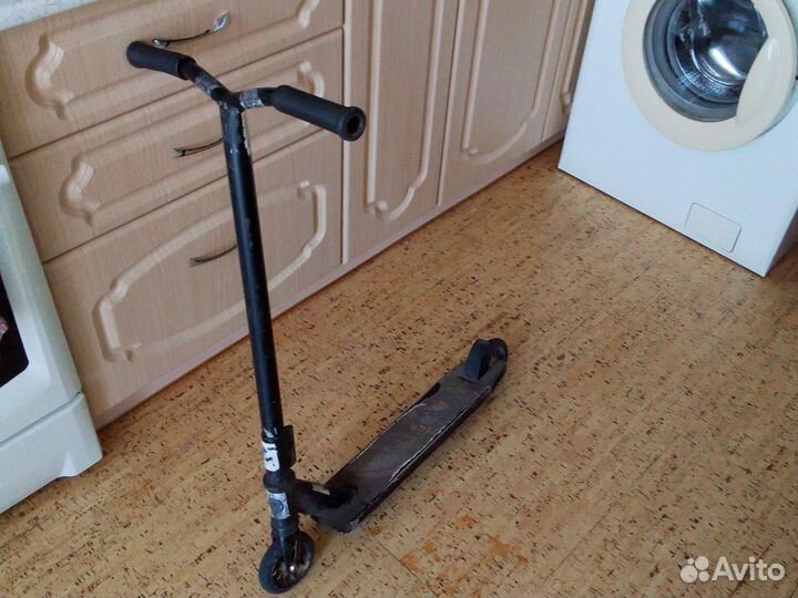 Трюковой самокат парк чëрный