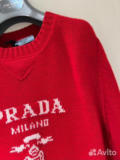 Джемпер красный Prada