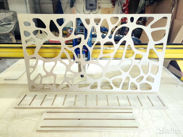 Решетка, экран для радиатора батареи отопления