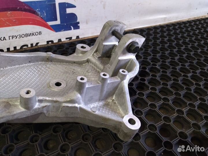 Кронштейн кабины передний левый Scania 5-series