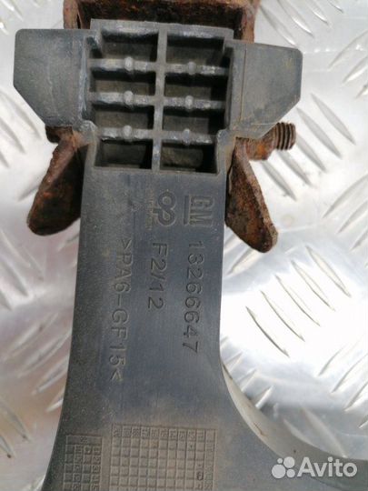 Усилитель бампера передний Opel Astra J GTC 1.4