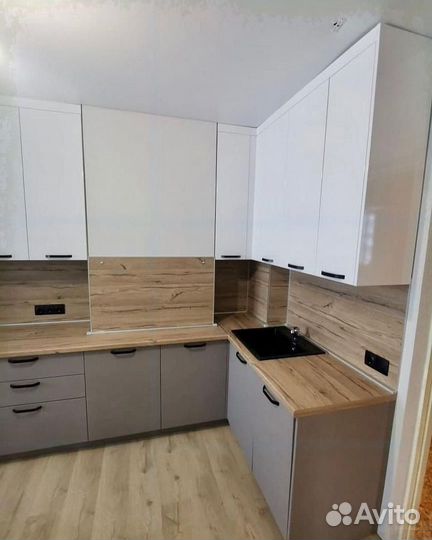 Угловой кухонный гарнитур