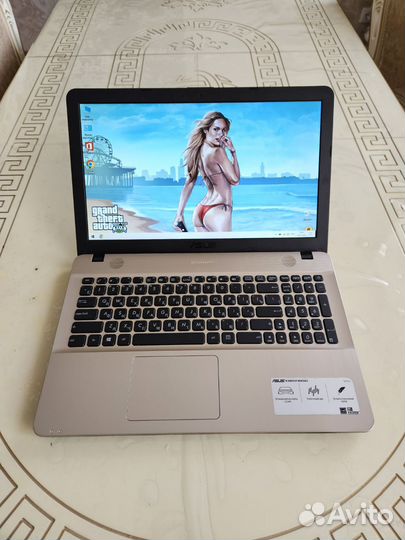 Мощный Asus с SSD 256