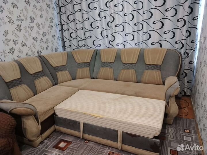 Большой угловой диван бу