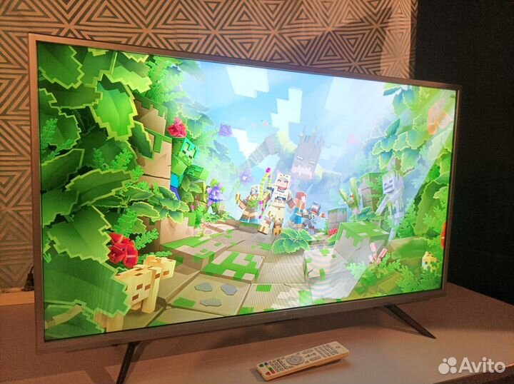 Метровый тонкий SMART TV Hi 39