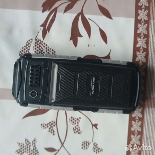 Телефон Bq tank power