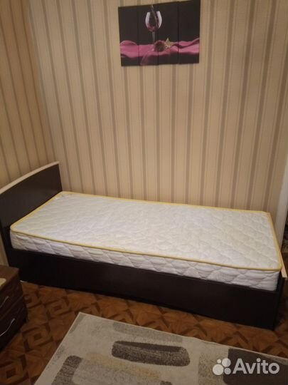 Кровать односпальная с матрасом