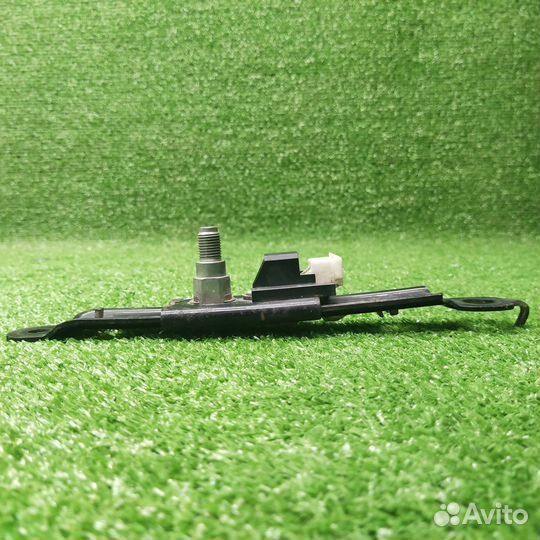 Механизм регулировки ремня безопасности Toyota