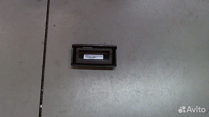 Кнопка багажника Volkswagen Jetta 6, 2015