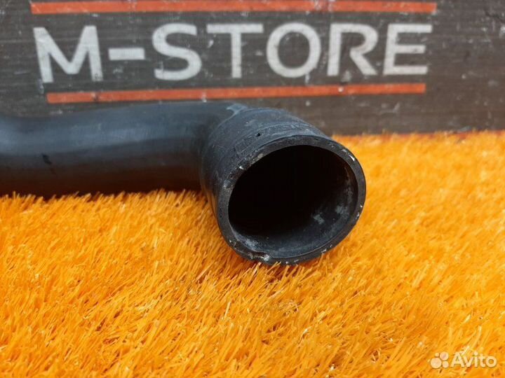 Патрубок радиатора нижний Mercedes-Benz E-Class