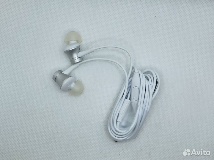 Наушники Xiaomi Mi In-Ear Headphone Basic