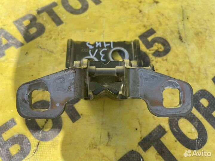 Петля двери задней левой нижняя Renault Duster