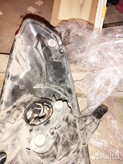 Фара на hyundai grand starex