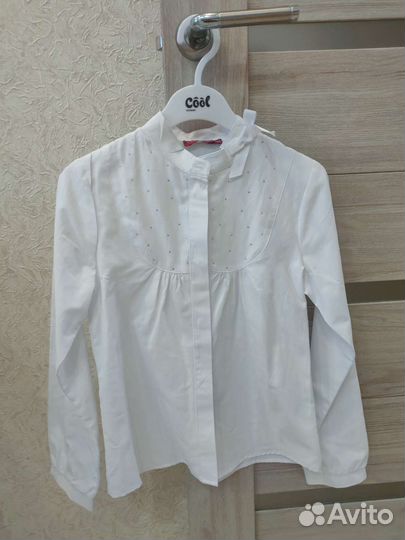 Блузка белая