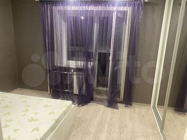 2-к. квартира, 57 м², 3/10 эт.