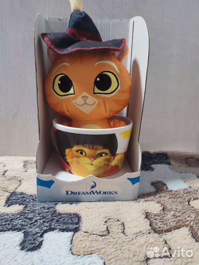 Игрушка в кружке магнит, кот в сапогах