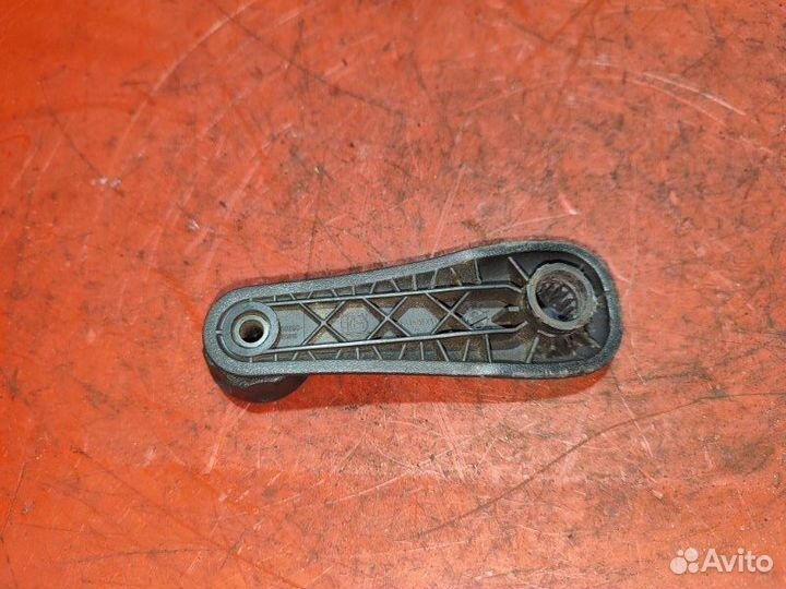 Ручка стеклоподъемника Toyota Carina E седан 1.6