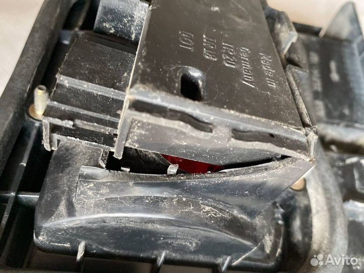 Фонарь задний внутренний левый Volkswagen Passat