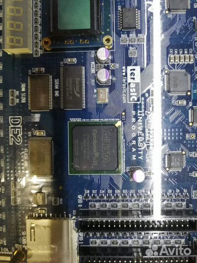 Отладочная плата DE2