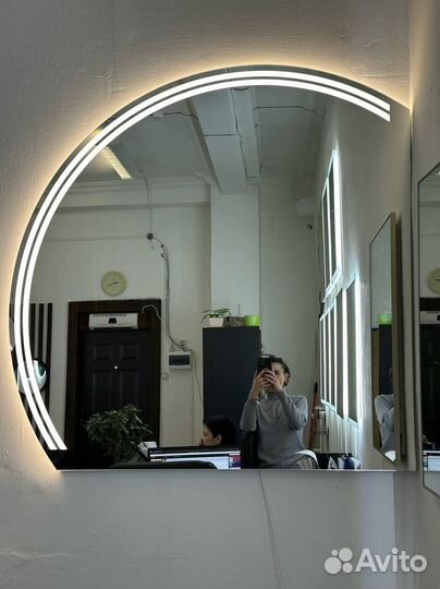Зеркало с фронтальной подсветкой усеченный круг