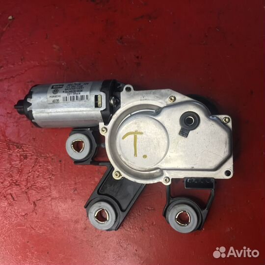 Мотор стеклоочистителя задний Volkswagen Touareg