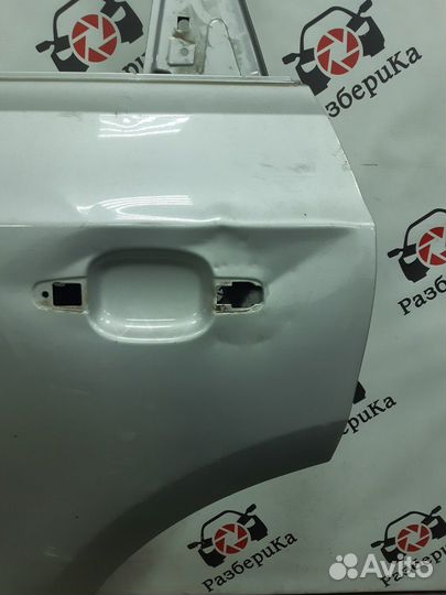 Дверь задняя левая Audi q5 r8 дефектная