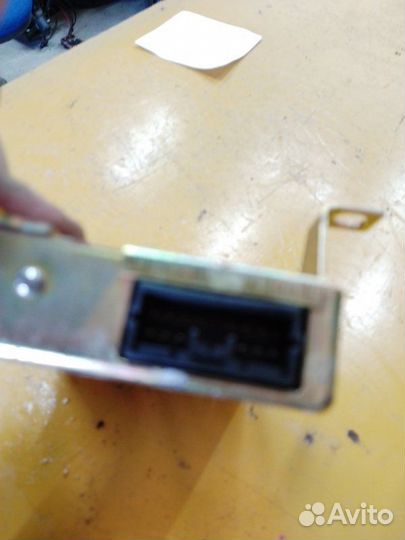 Блок управления АКПП Mitsubishi Diamante