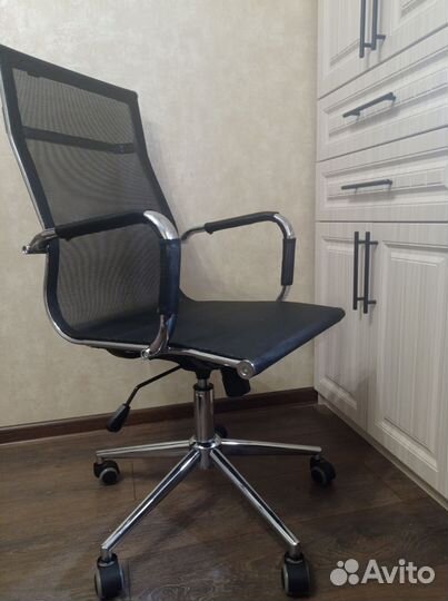Кресло руководителя бу 2 шт комплектом