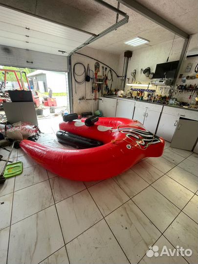 Водная летающая ватрушка