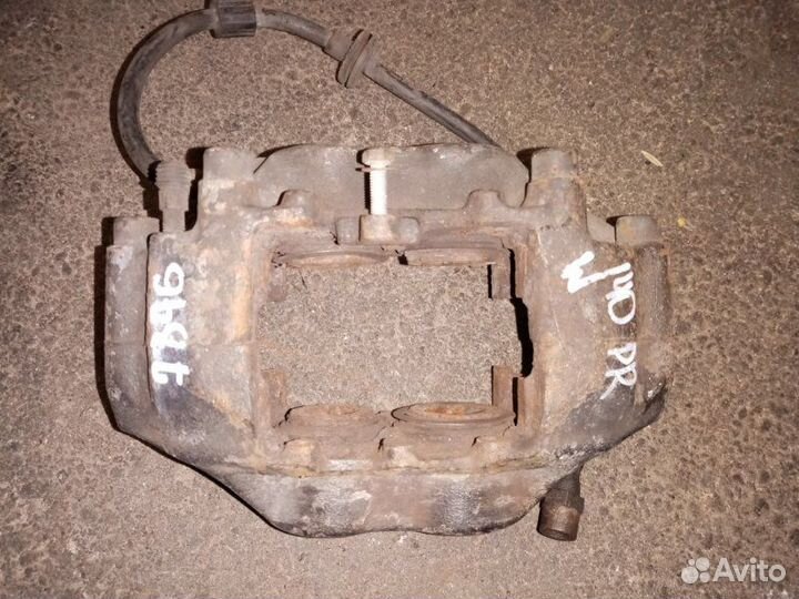 Суппорт передний правый Mercedes-Benz S-Class W140