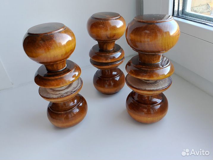 Комплект деревянных ручек на двери