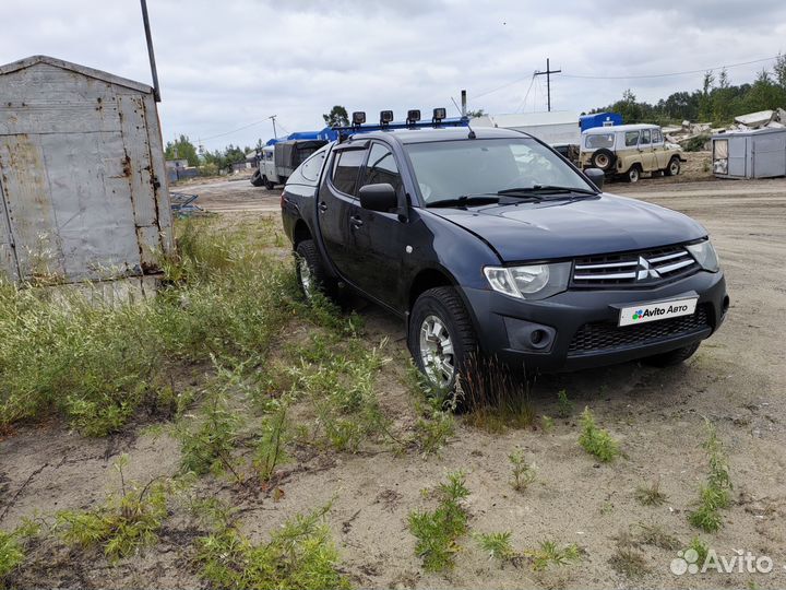 Mitsubishi L200 2.5 МТ, 2012, битый, 200 000 км