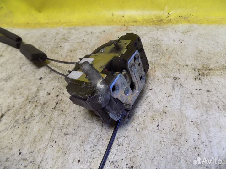 Замок дверной Nissan Teana J31