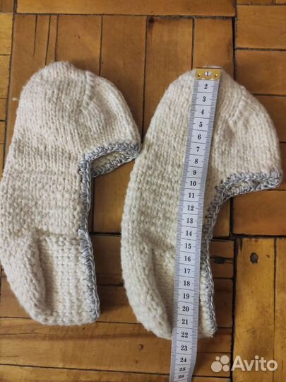 Варежки, тапочки вязаные